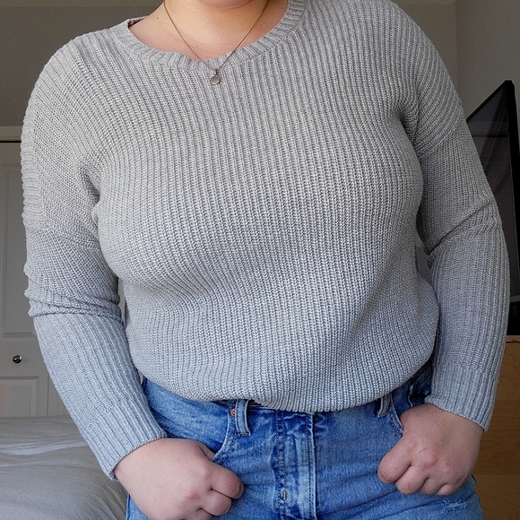 Hollister grey knit sweater - Size small - Picture 4 of 9